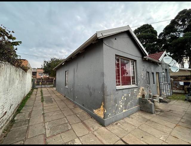 14 BEDROOM HOUSE FOR SALE IN TURFFONTEIN